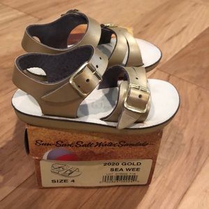 Sun San Saltwater sandals Sea wee gold size 4